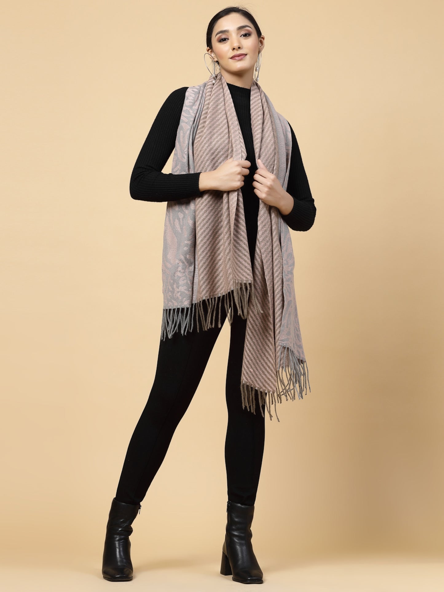 MAFADENY WINTER WRAP PEACH STOLE - COZY COMFORT IN SUBTLE ELEGANCE