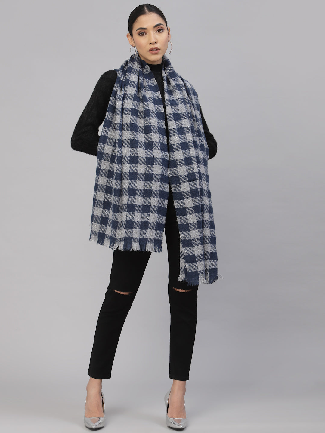 Mafadeny Women Navy Blue & Grey Checked Stole