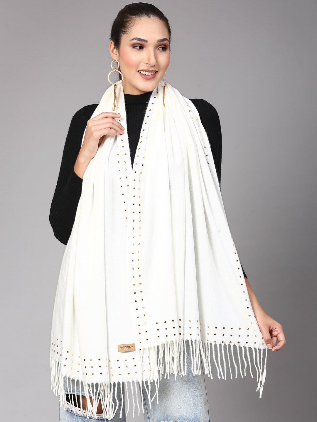 MAFADENY WINTER WRAP WHITE STOLE - COZY COMFORT IN SUBTLE ELEGANCE