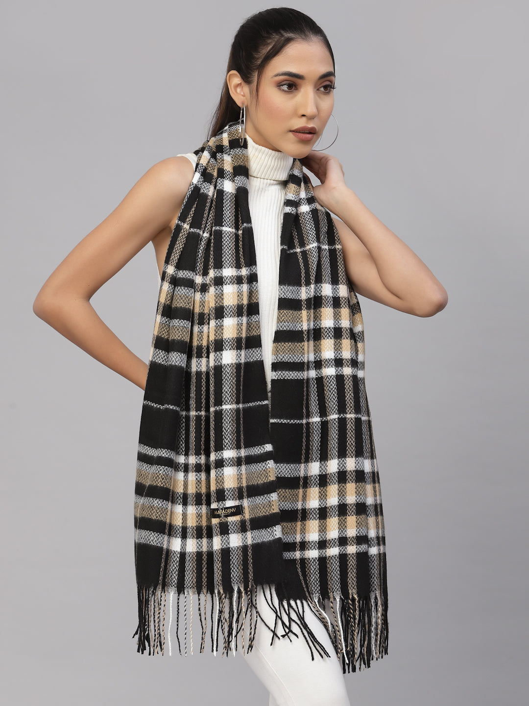 Mafadeny Women Black & White Checked Stole