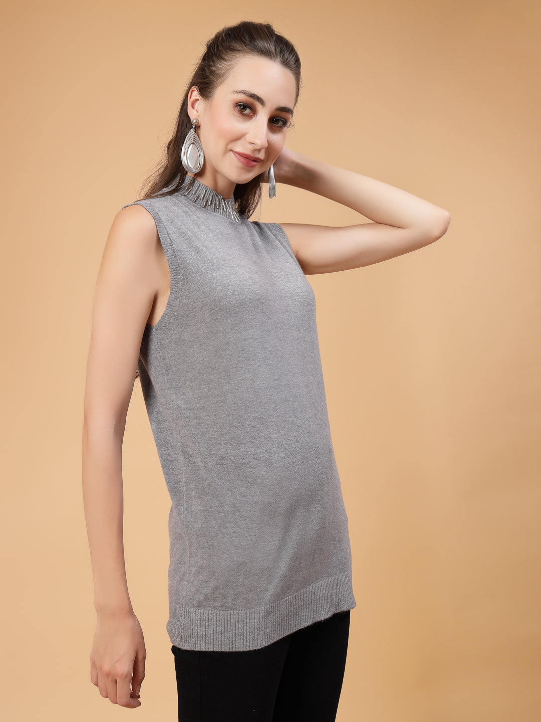 Mafadeny Women Grey Cable Knit Sweater Vest with Embellished Detail