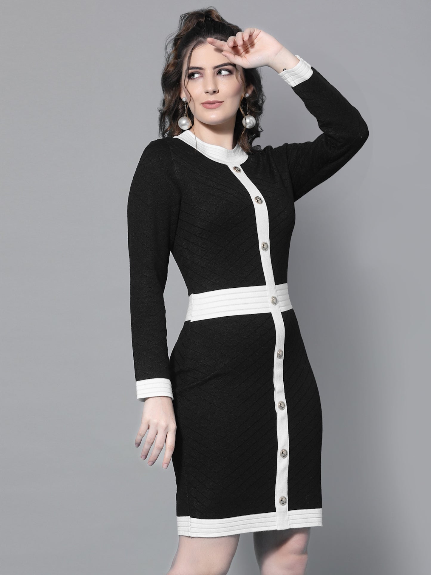 Mafadeny Black & White Colour blocked Warm Sheath Dress