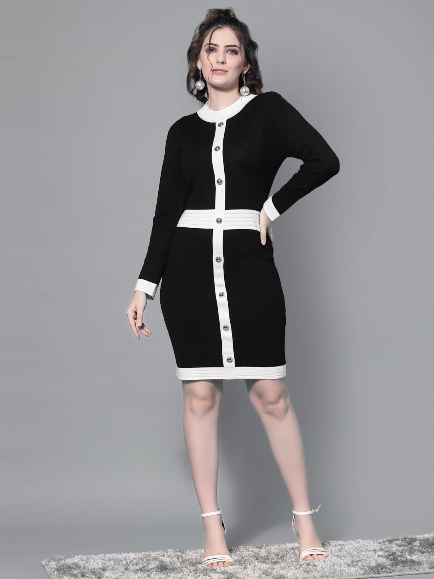 Mafadeny Black & White Colour blocked Warm Sheath Dress