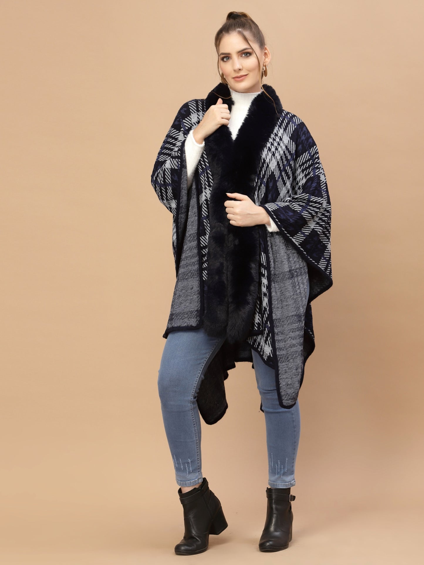 Mafadeny Women Blue & White Checked Poncho Sweater