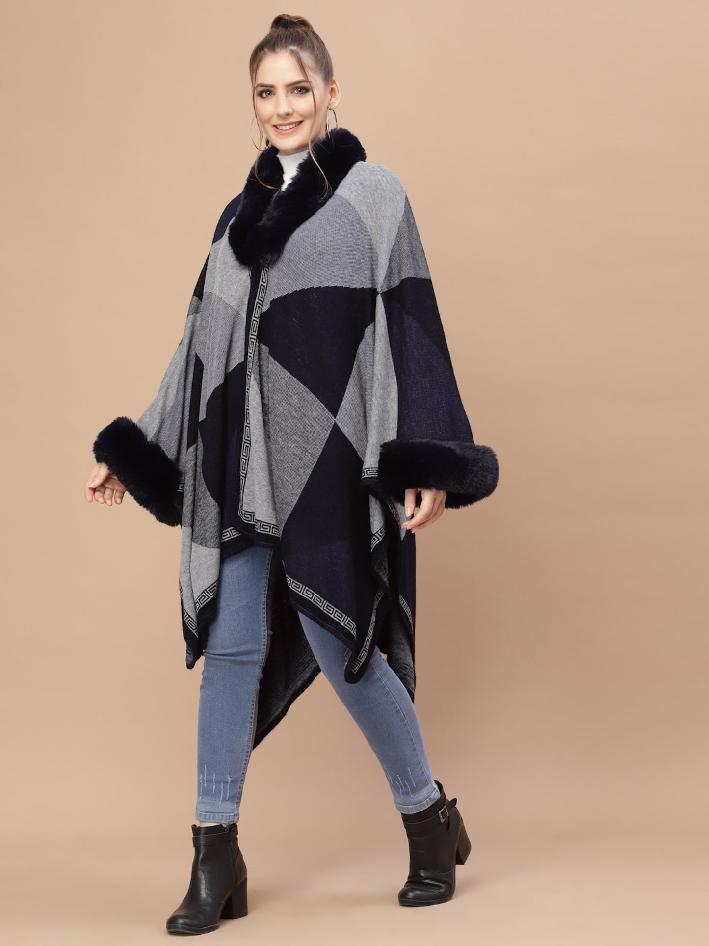 Mafadeny Women Blue & Grey Colourblocked Poncho