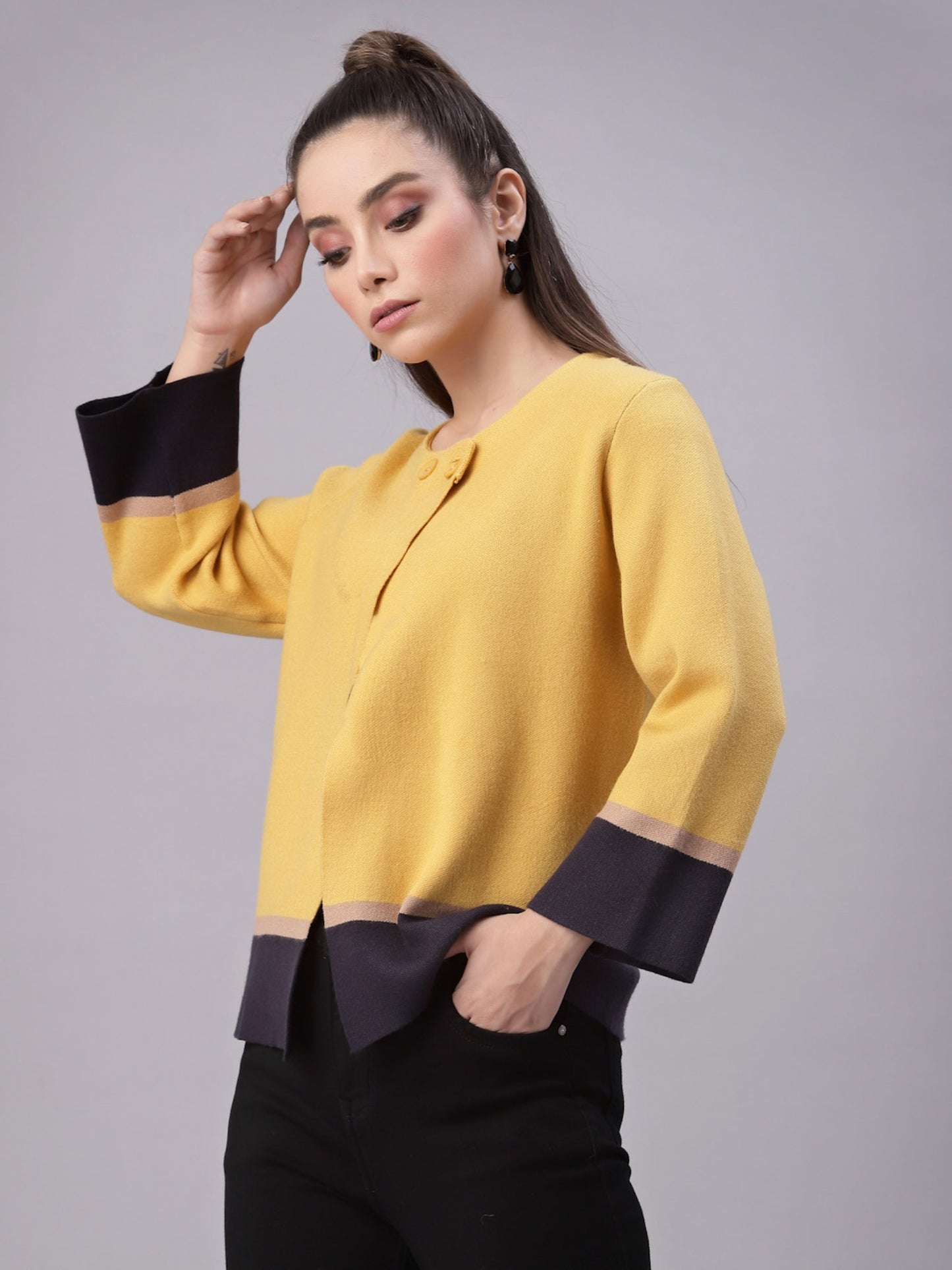 Mafadeny Women Musterd & Black Colourblocked Shrug