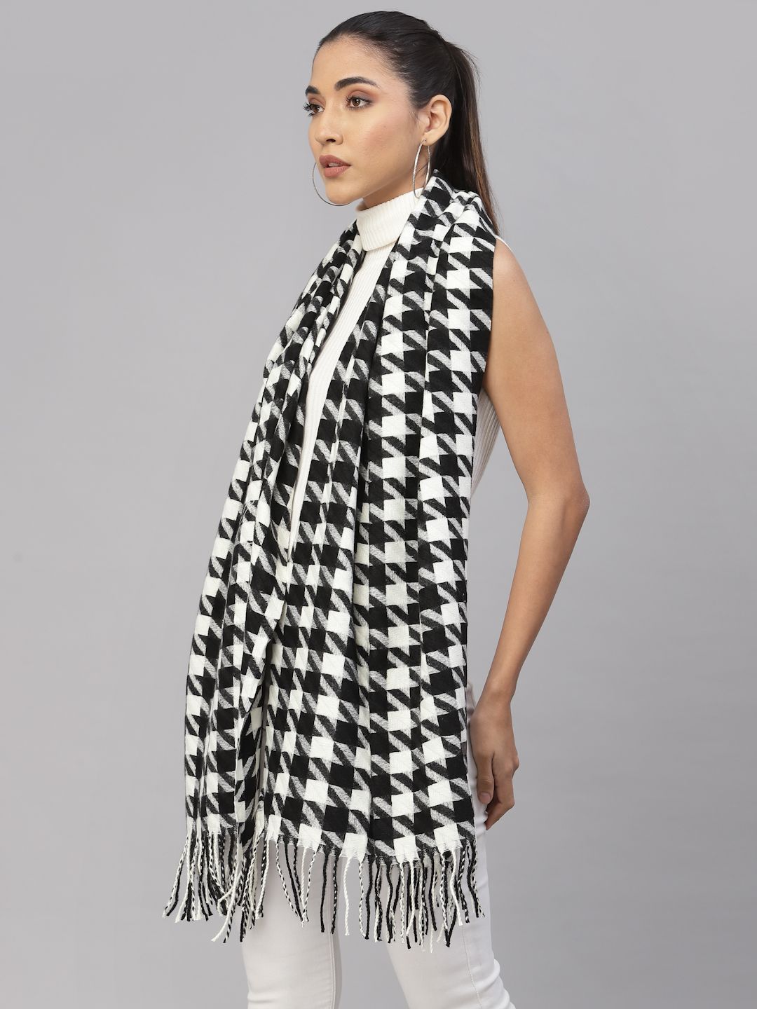 Mafadeny Winter Wrap Black Stole - Luxurious Warmth at Your Fingertips